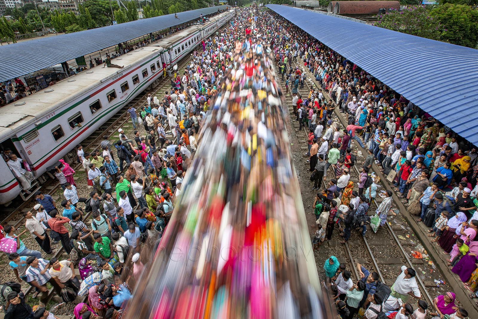 Bangladesh photo tour - image tours-train & muslim festival